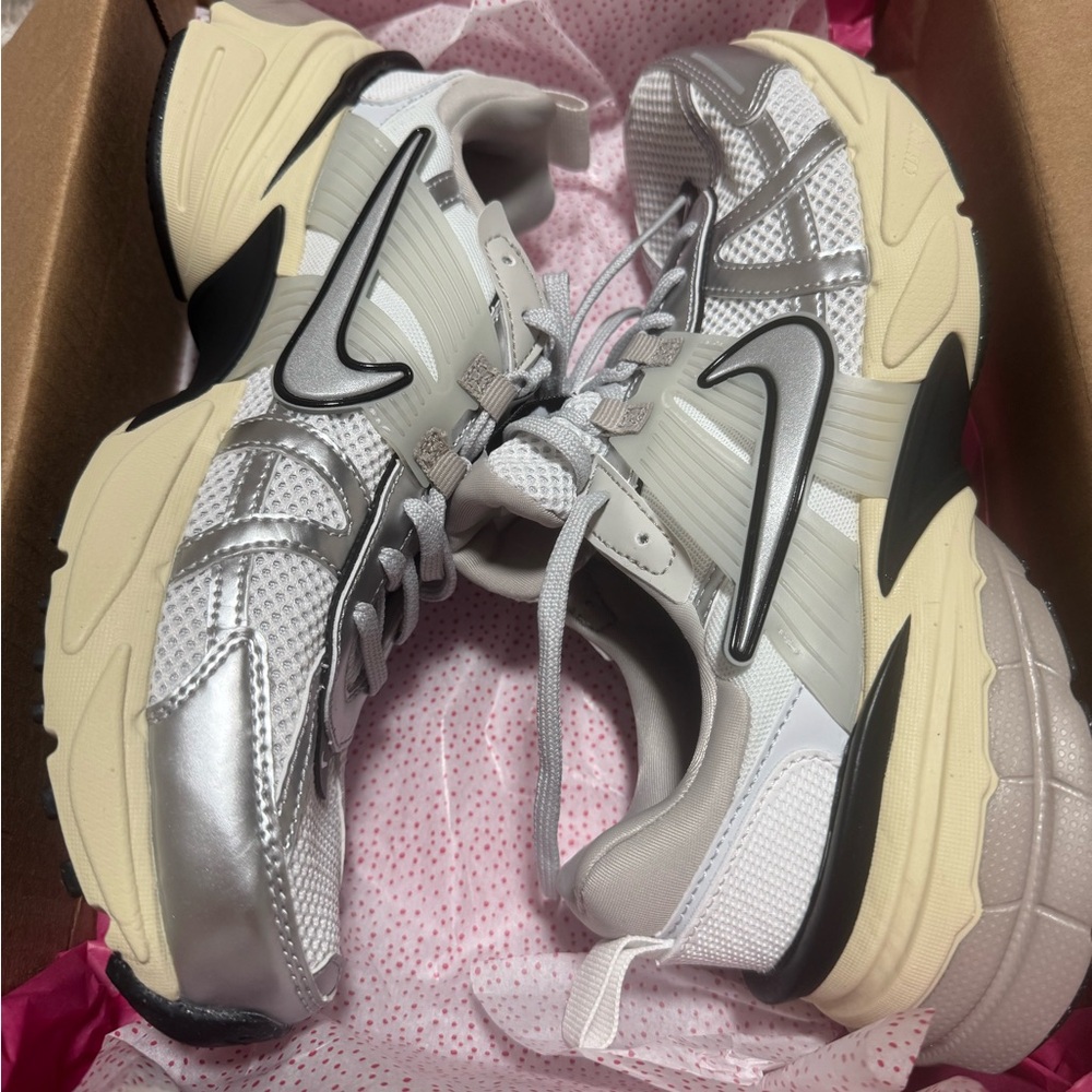 Nike V2K Run